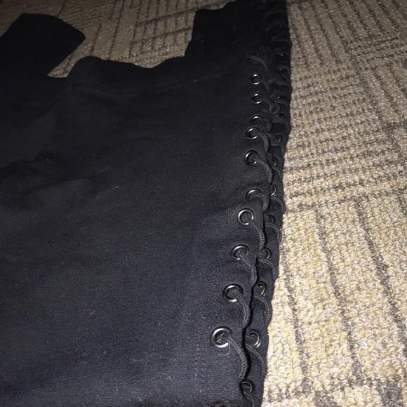 Laced Leggings - Picture 2 of 5